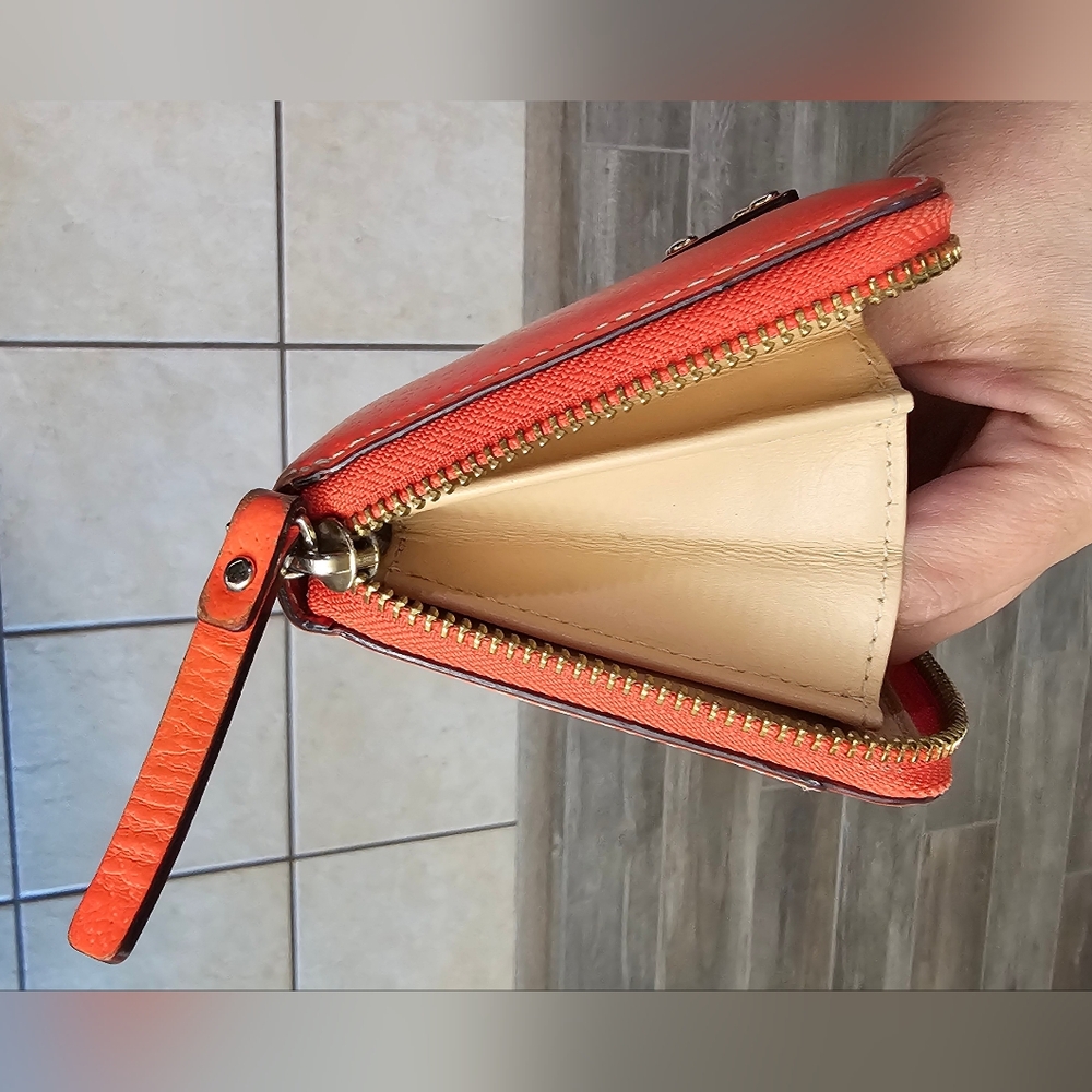 Kate Spade Neda Wellesley Lacquer Bright Orange Leather Zip Around Wallet EUC - Picture 10 of 16